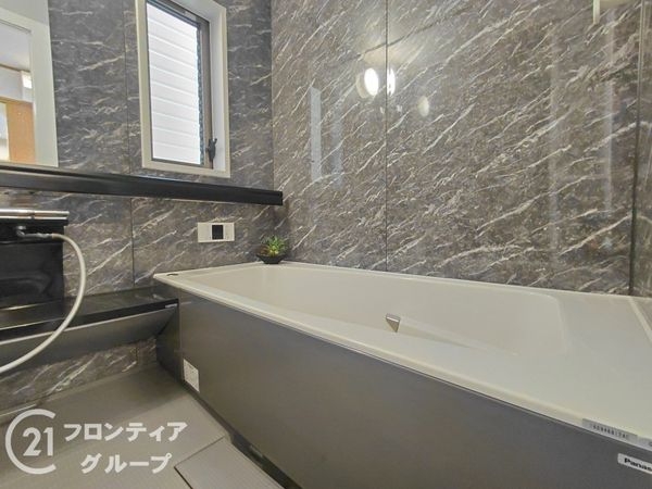 寝屋川市香里西之町　中古一戸建て