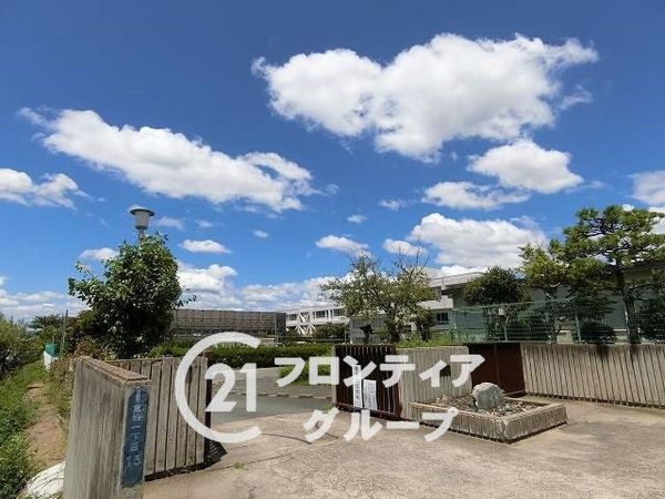 交野市倉治６丁目の中古一戸建て(交野市立倉治小学校)