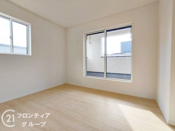 枚方市香里ケ丘１１丁目　新築一戸建て　第５　２号棟