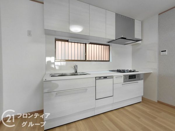 寝屋川市春日町　中古一戸建て