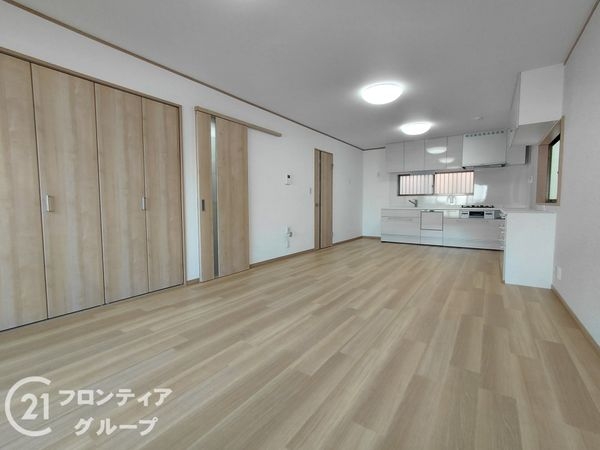 寝屋川市春日町　中古一戸建て