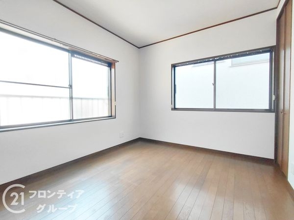 枚方市東中振１丁目の中古一戸建て