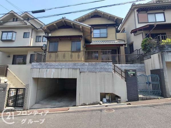 枚方市東中振１丁目　中古一戸建て