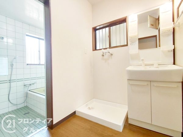 枚方市東中振１丁目の中古一戸建て