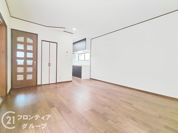 枚方市東中振１丁目　中古一戸建て