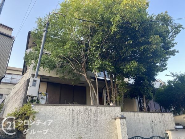 寝屋川市東香里園町の中古一戸建て