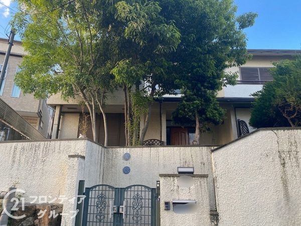 寝屋川市東香里園町 中古一戸建て
