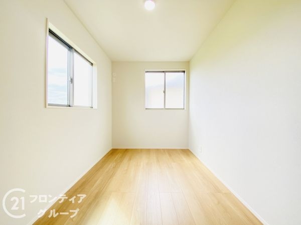 交野市郡津３丁目　新築一戸建て　３号棟