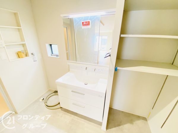 交野市郡津３丁目　新築一戸建て　３号棟