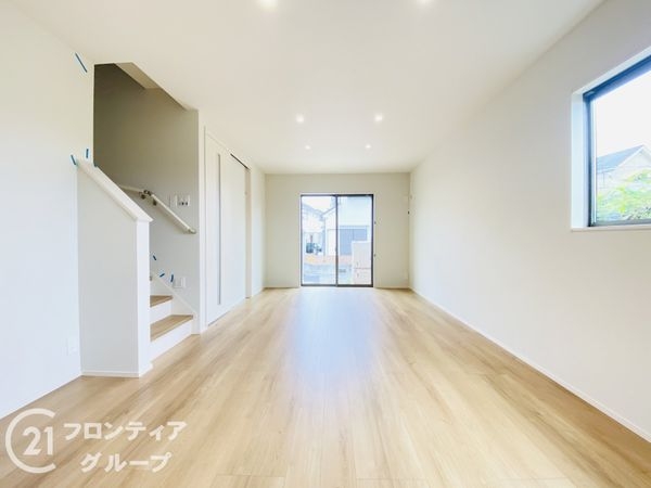 交野市郡津３丁目　新築一戸建て　３号棟