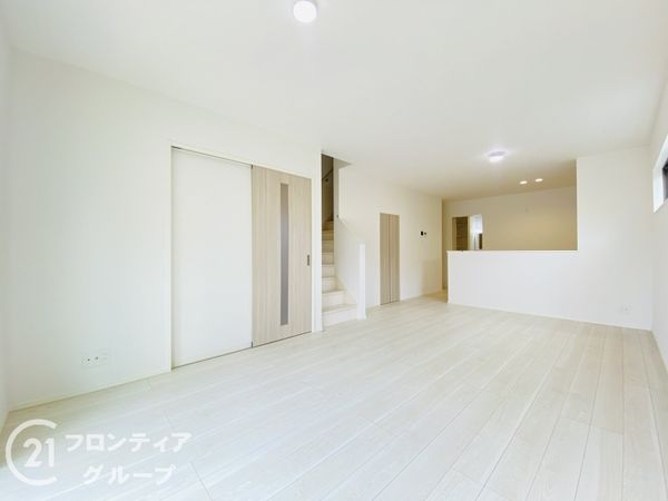 交野市郡津３丁目　新築一戸建て　２号棟