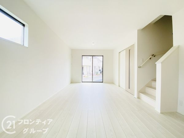 交野市郡津３丁目　新築一戸建て　２号棟