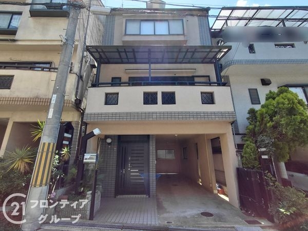 枚方市高野道１丁目　中古一戸建て