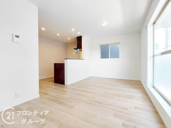 寝屋川市石津元町　中古一戸建て