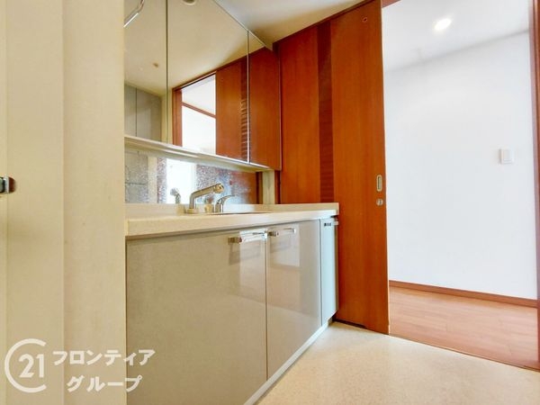 プラネスーペリア香里　中古マンション