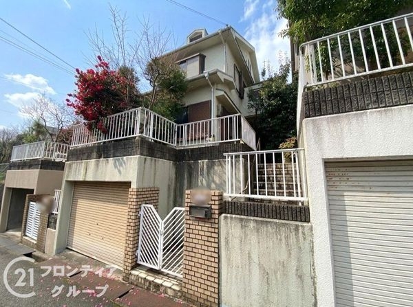 枚方市藤阪元町２丁目　中古一戸建て