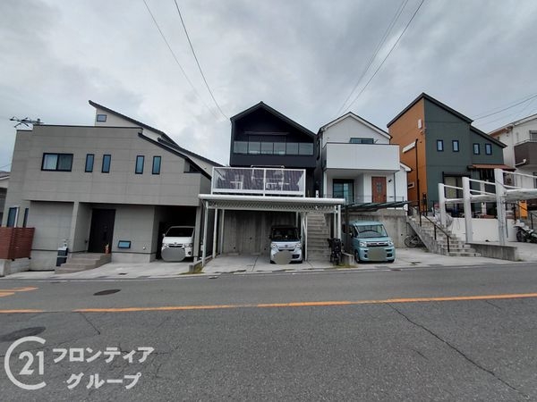 寝屋川市太秦緑が丘の中古一戸建て