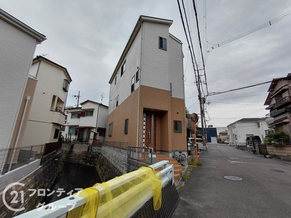 枚方市甲斐田新町の中古一戸建て