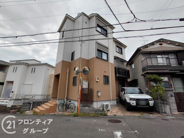 枚方市甲斐田新町の中古一戸建て