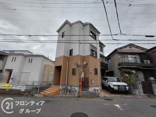 枚方市甲斐田新町の中古一戸建て