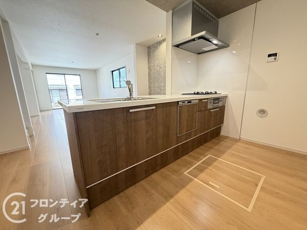 寝屋川市成田東が丘　新築一戸建て　１期　１号棟