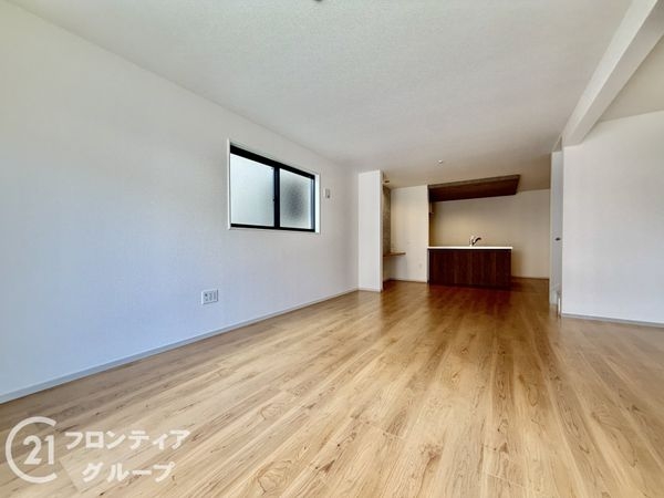 寝屋川市成田東が丘　新築一戸建て　１期　１号棟