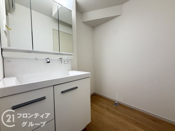 寝屋川市成田東が丘　新築一戸建て　１期　１号棟