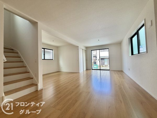 寝屋川市成田東が丘　新築一戸建て　１期　１号棟