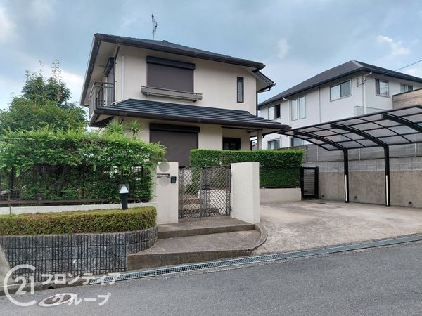 枚方市山之上西町の中古一戸建て