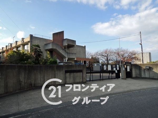 枚方市池之宮１丁目　新築一戸建て　１期　１号棟(枚方市立桜丘北小学校)