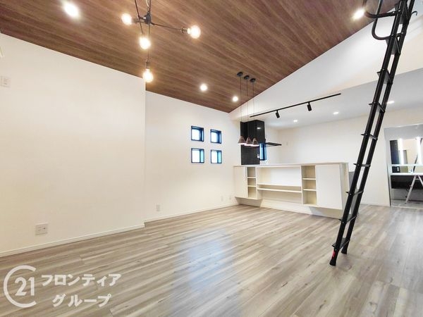 枚方市甲斐田新町の中古一戸建て