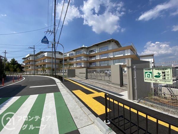 寝屋川東ファミリータウン中１番館　中古マンション(寝屋川市立望が丘中学校)