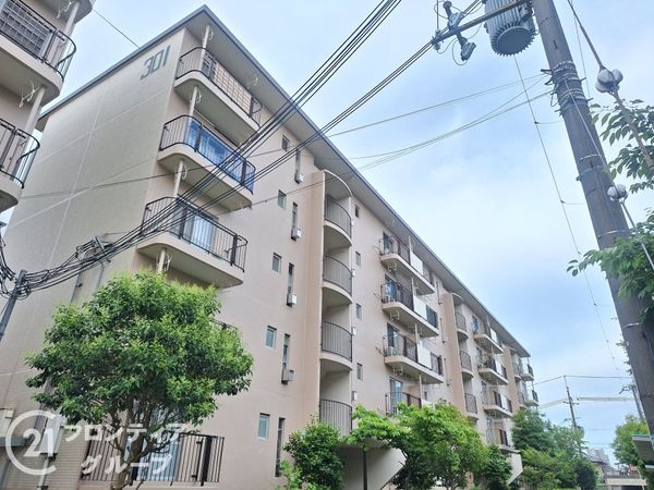 男山第４住宅３０１号棟　　中古マンション