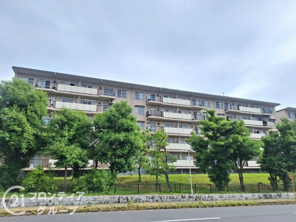 男山第４住宅３０１号棟　　中古マンション