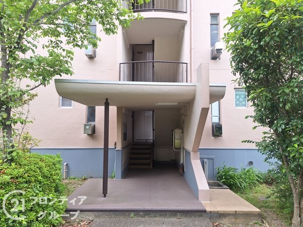 男山第４住宅３０１号棟　　中古マンション