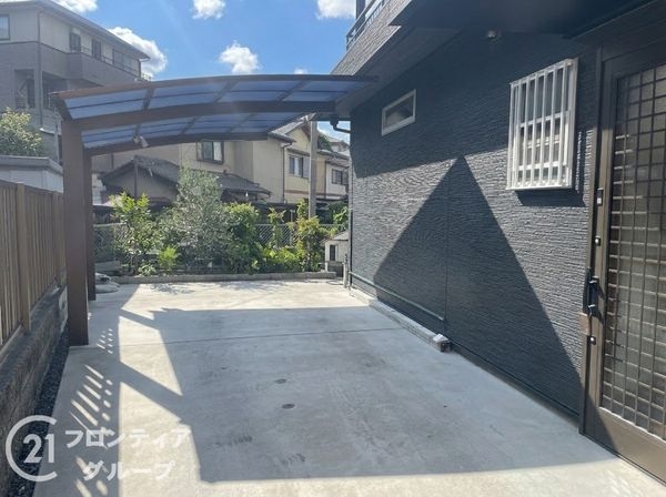 枚方市翠香園町　中古一戸建て