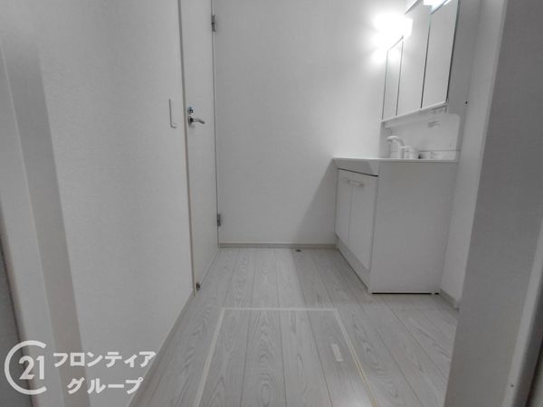 枚方市香里ケ丘８丁目　新築一戸建て　８期　3号棟