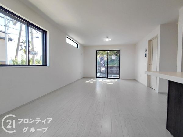 枚方市香里ケ丘８丁目　新築一戸建て　８期　3号棟