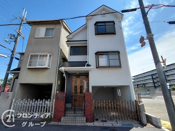 枚方市春日東町２丁目　中古一戸建て