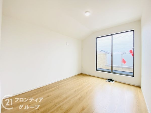 枚方市香里ケ丘８丁目　新築一戸建て　６期　全１区画
