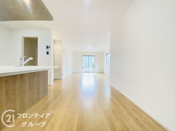 枚方市香里ケ丘８丁目　新築一戸建て　６期　全１区画