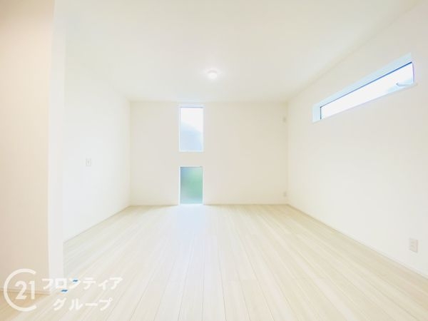 寝屋川市池田１丁目　新築一戸建て