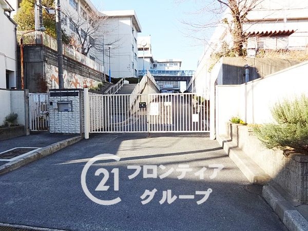 寝屋川市太秦桜が丘　新築一戸建て　全１区画(寝屋川市立第十中学校)
