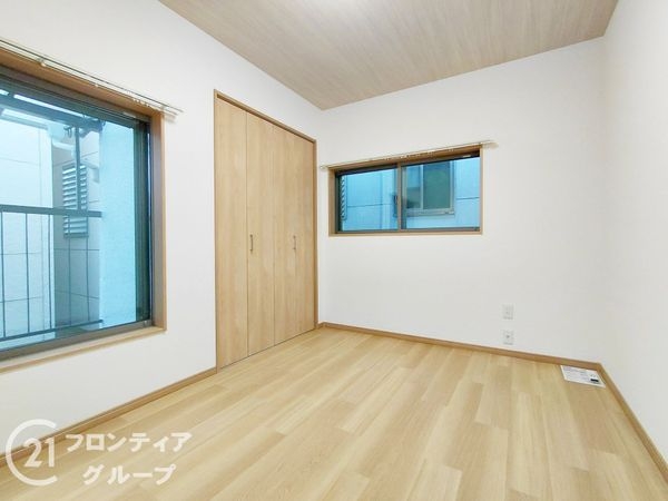 寝屋川市緑町　中古一戸建て