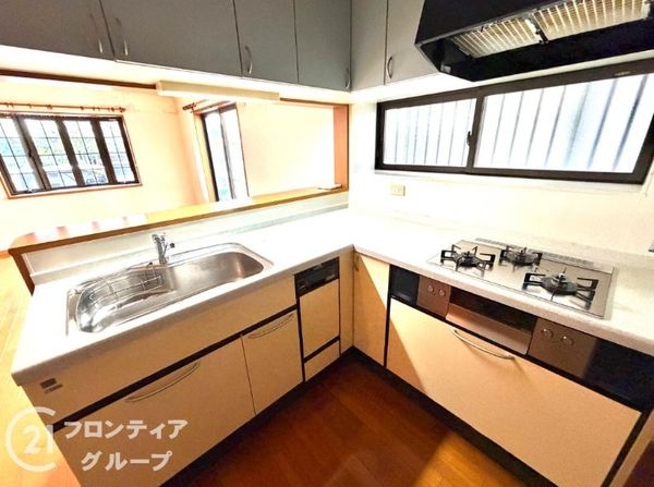 枚方市伊加賀栄町　中古一戸建て