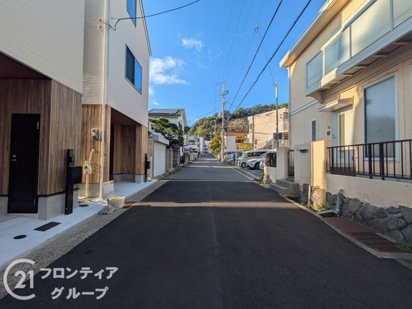 神戸市兵庫区上祇園町 新築一戸建て C号棟(前面道路含む現地写真)
