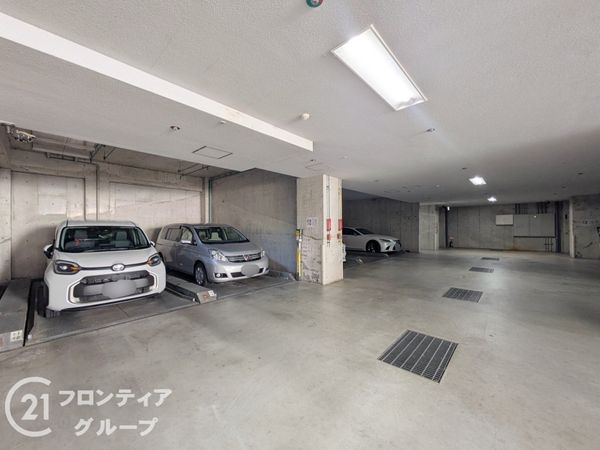 ロイヤルヒル神戸諏訪山 中古マンション(駐車場)