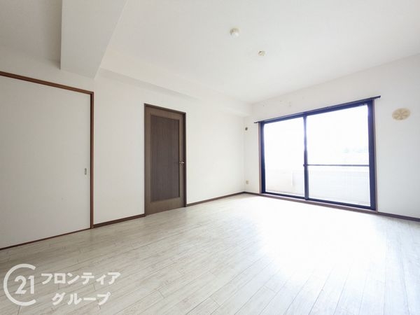 ロイヤルヒル神戸諏訪山 中古マンション(リビング)