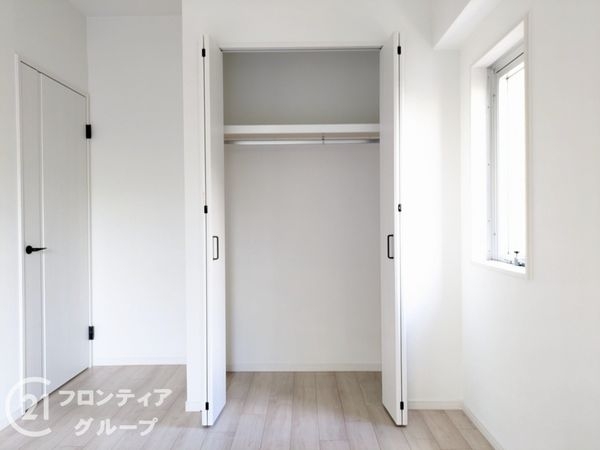 ＲＩＣウエストコート５番街４番館　中古マンション