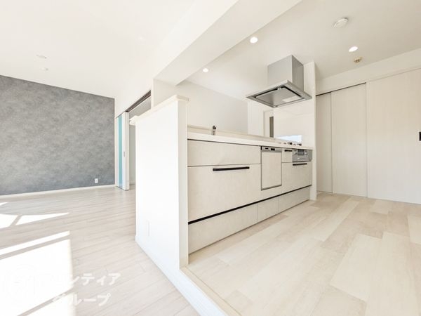 ＲＩＣウエストコート５番街４番館　中古マンション